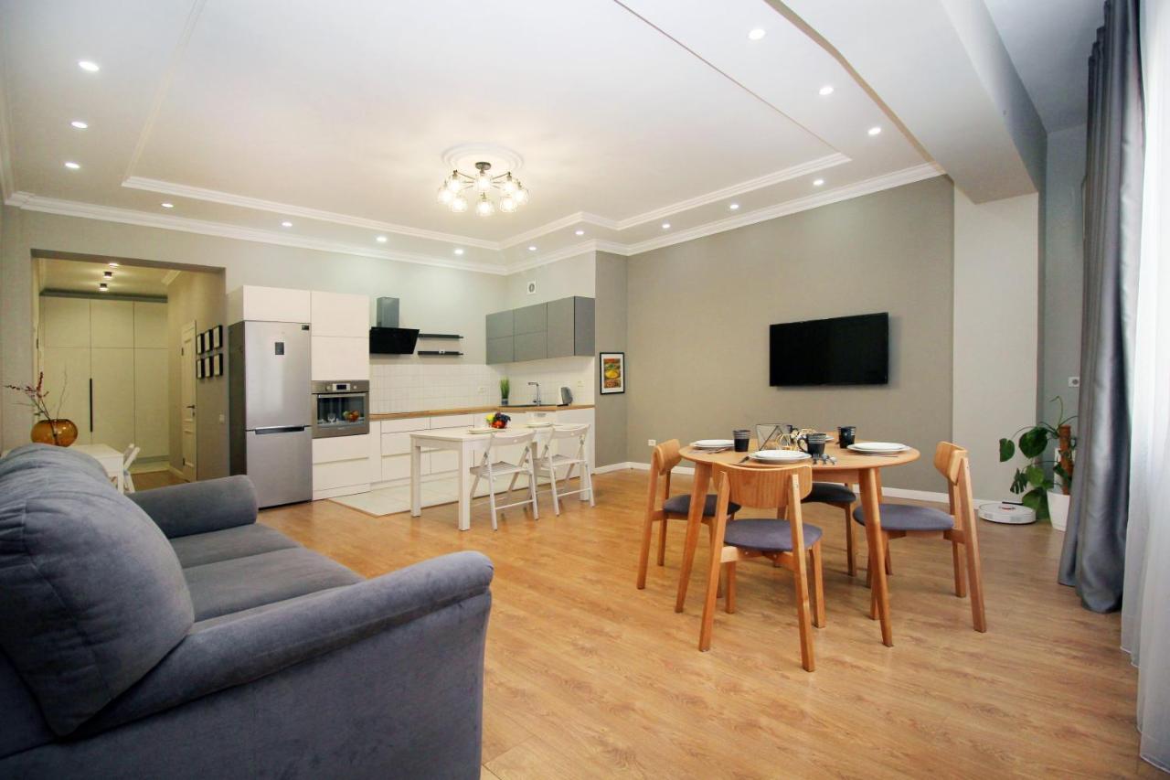 Perfect Spacious Apartment 356 Almatî Exterior foto